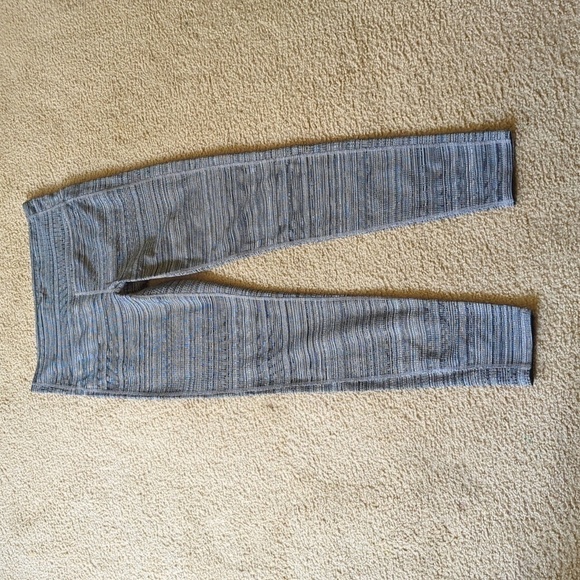 Athleta Gray Patterned Full Length Athletic Workout Leggings Size Medium - Picture 3 of 7